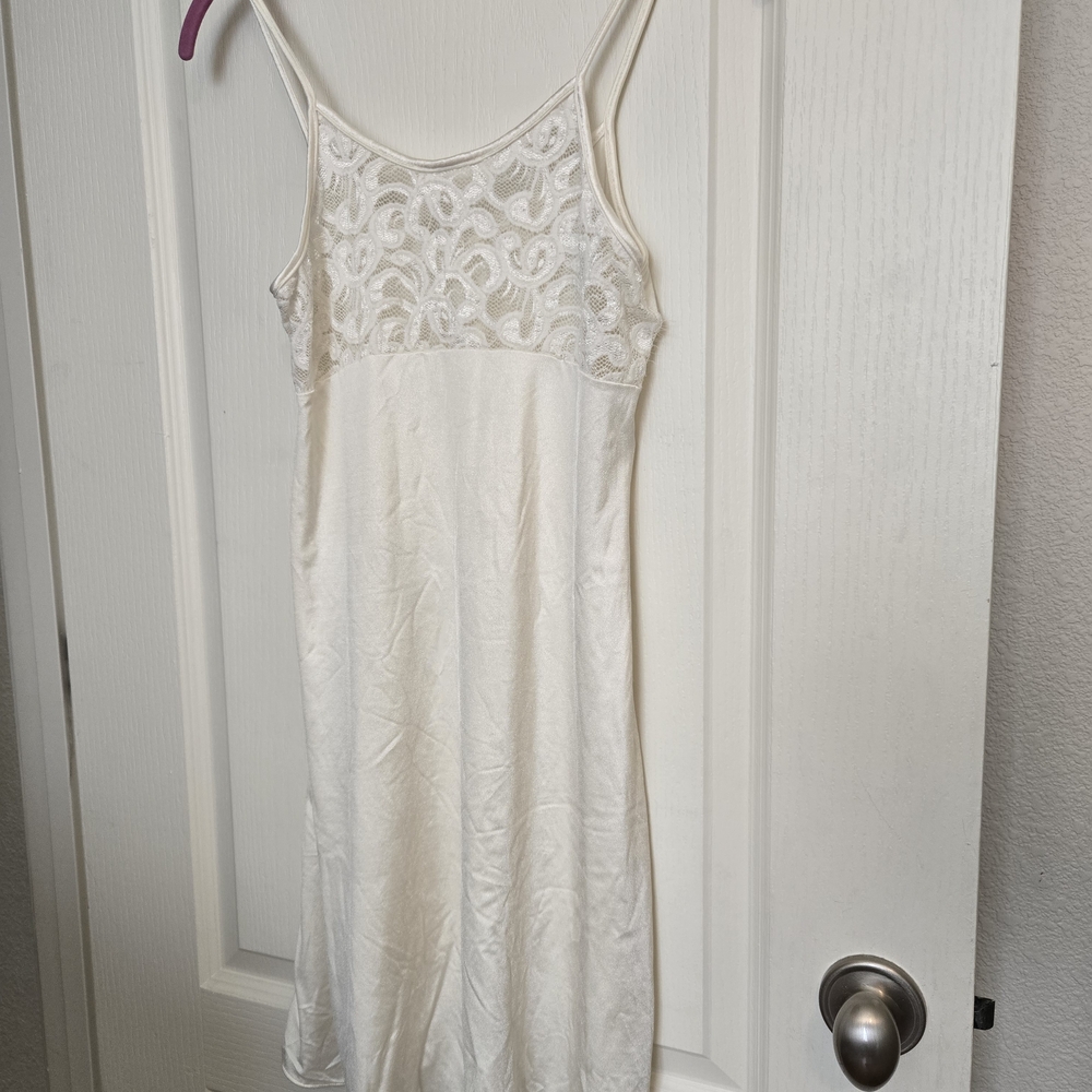 Gilligan & O'Malley Cream Lace Chemise Size M
